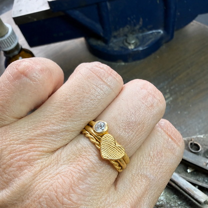 Stapelring aus Ihrem Altgold
