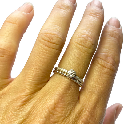 Stapelring mit einem Zirkonia