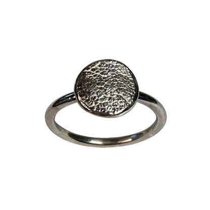 Ring mit rundem Abdruck