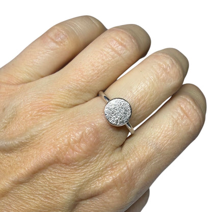 Ring mit rundem Abdruck