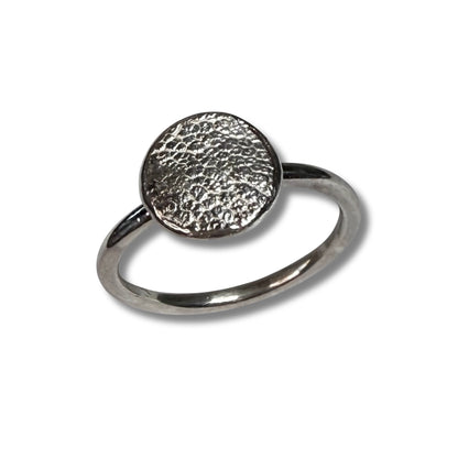 Ring mit rundem Abdruck